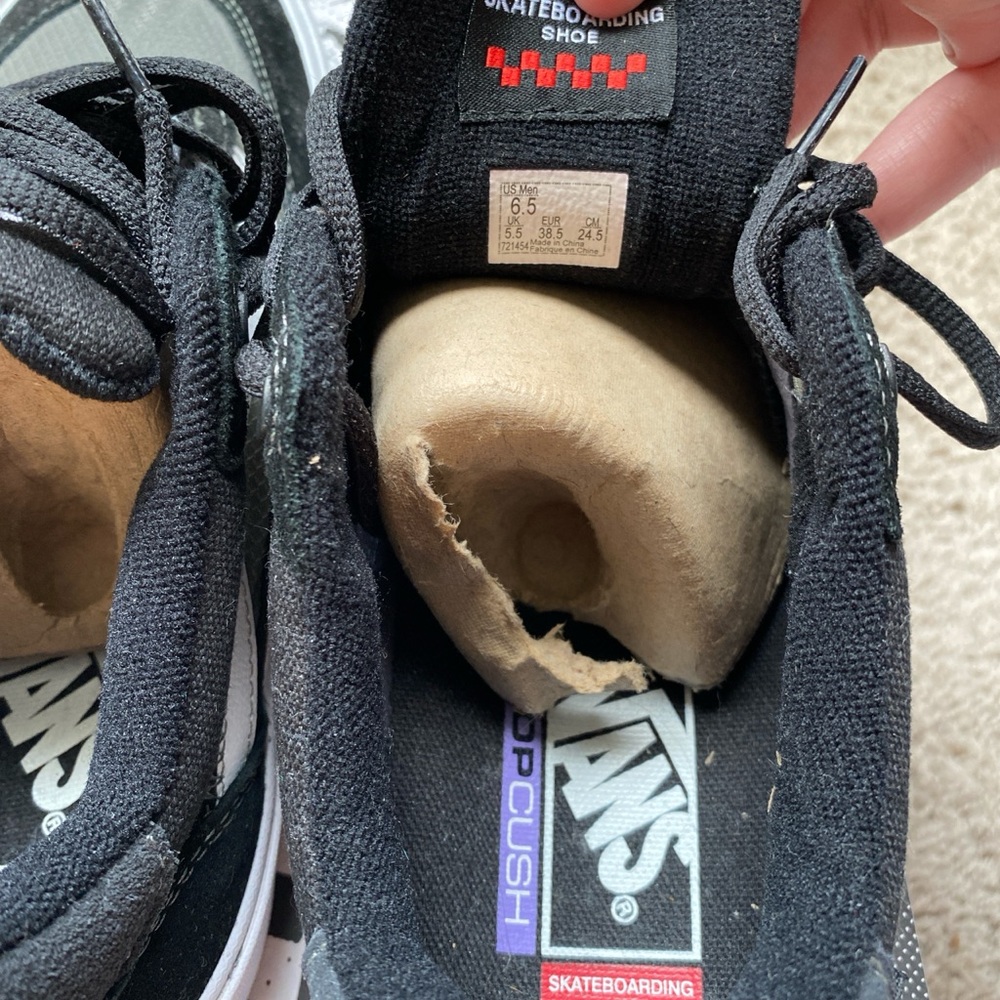 Vans - Picture 5 of 6